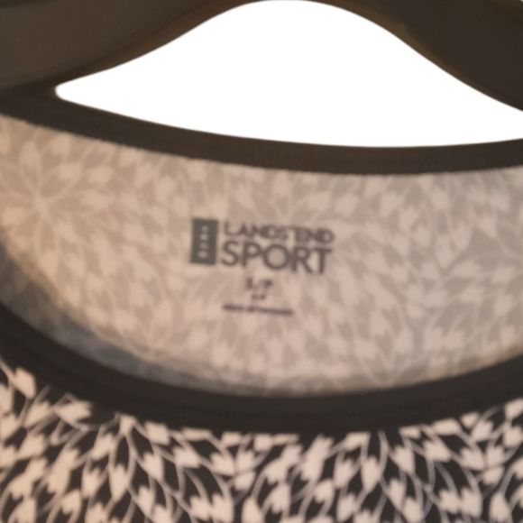 Lands End Shirt Womens Sporty Sun Tee Black white Size Petite Small - Picture 2 of 8